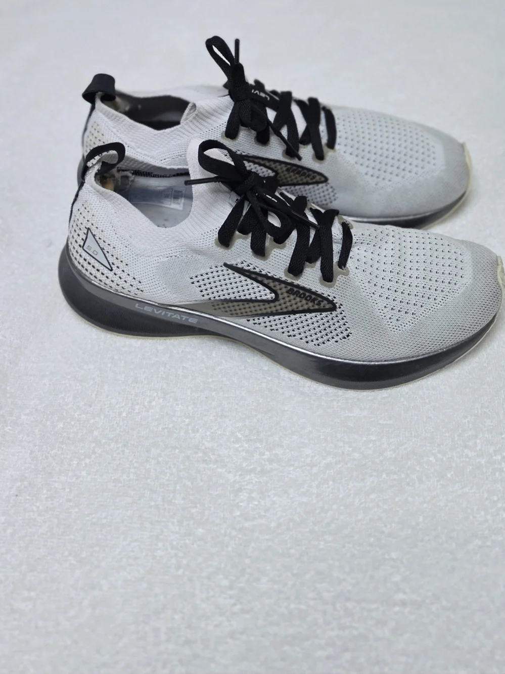 Women's Brooks running shoes, gray and black, size 9